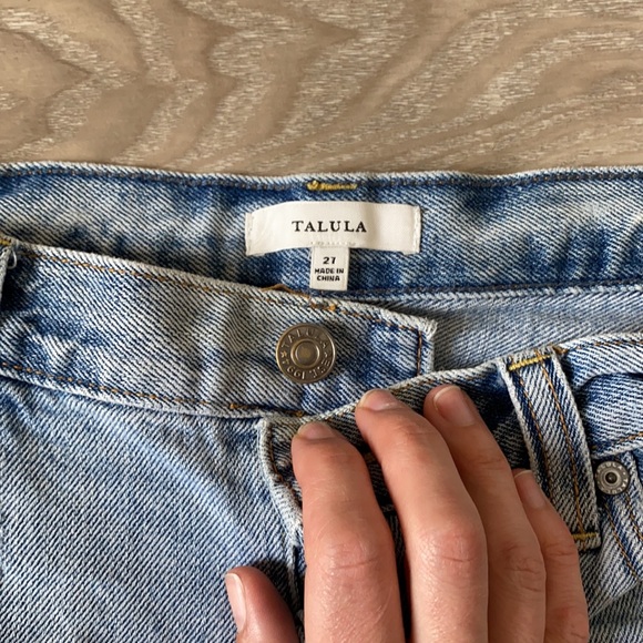 Distressed Talula Jean shorts - Picture 3 of 3